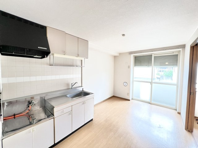 パインツリーのキッチン|※別部屋参考写真