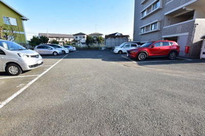 【駐車場】 | グランフォルム愛甲石田
