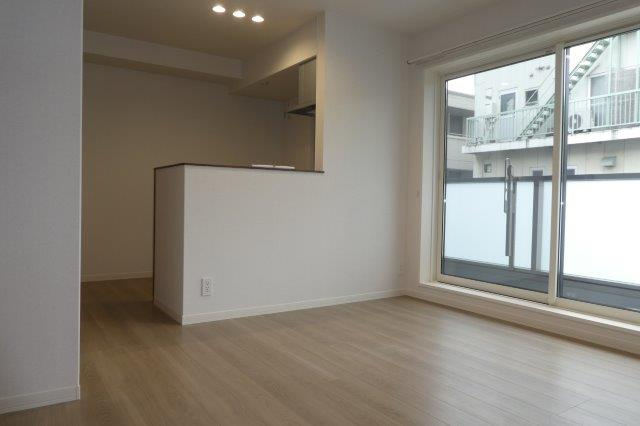 倉敷市美和２丁目の賃貸マンションの居間・リビング