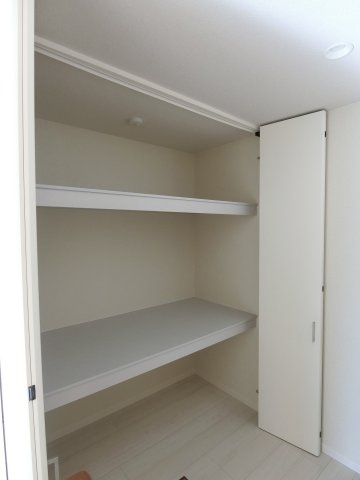 シャーメゾンエグゼクティブ東福原の収納