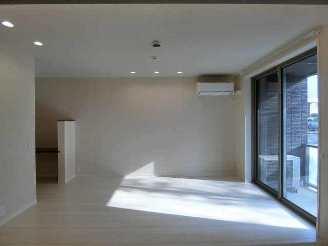 シャーメゾンエグゼクティブ東福原の居間・リビング