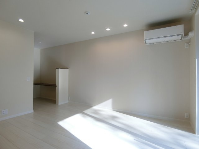 シャーメゾンエグゼクティブ東福原の居間・リビング