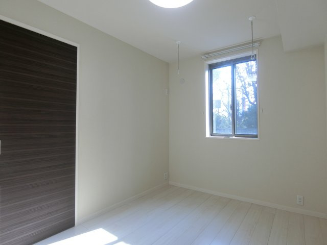 シャーメゾンエグゼクティブ東福原の洋室