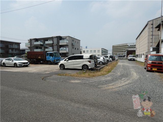 岡山市南区豊成１丁目の駐車場の外観