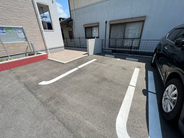 ガーベラコートの駐車場