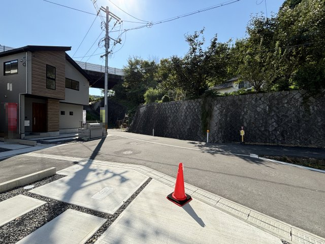 新築戸建　伴中央4丁目（2号棟/4号棟）の前面道路含む現地写真