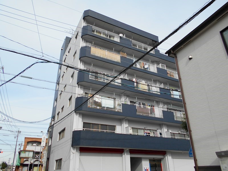 新和ビルの外観