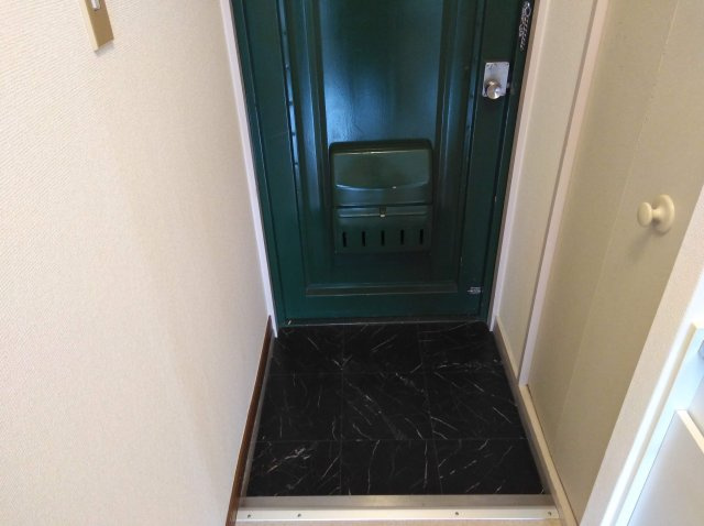 ビレッタ七瀬川の玄関