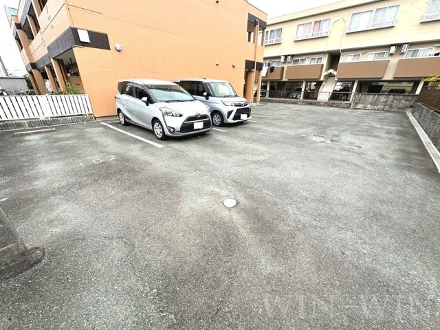 ハイコーポサードタウンの駐車場