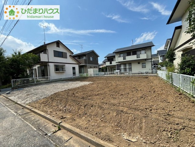 蓮田市西新宿　8期　新築一戸建て　グラファーレ　01の駐車場