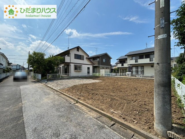 蓮田市西新宿　8期　新築一戸建て　グラファーレ　01の前面道路含む現地写真