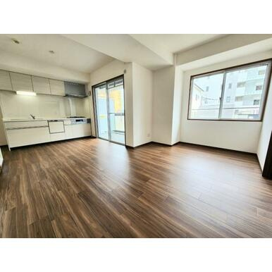 【洋室】 | シーガルパレス松野通