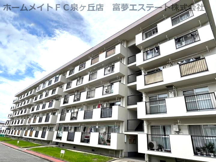 泉北宮山台団地二号棟の外観