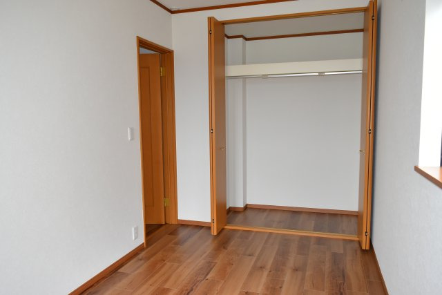 昭島市緑町２丁目の中古一戸建の収納