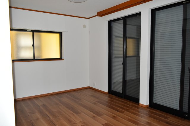 昭島市緑町２丁目の中古一戸建の居間・リビング