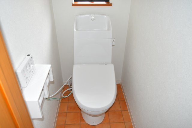 昭島市緑町２丁目の中古一戸建のトイレ