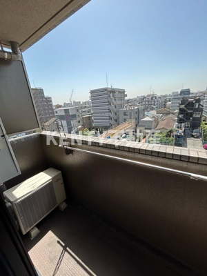 【バルコニー】 | ルーブル大森六番館 | 外からの目が気にならないバルコニーで洗濯物が干せます