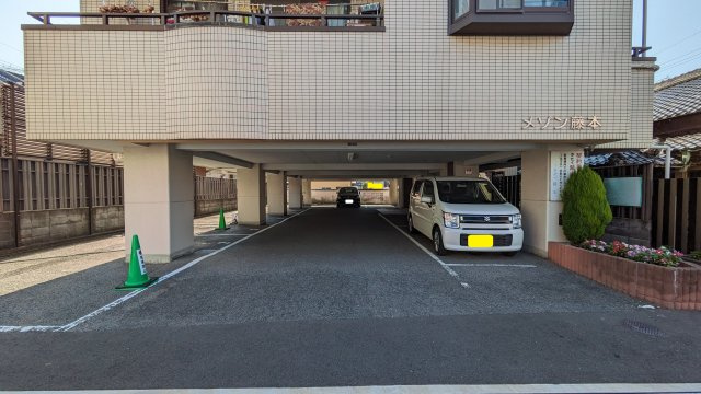【駐車場】