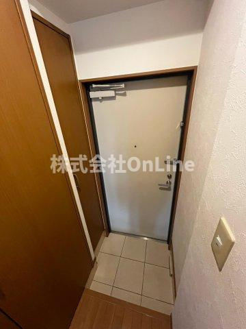 インパレス小阪の玄関