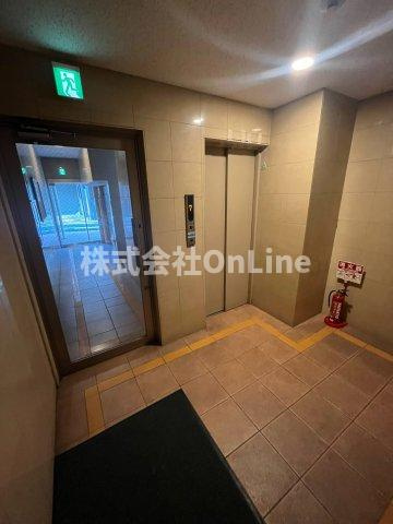 インパレス小阪のエントランス