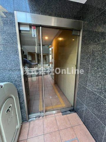 インパレス小阪のエントランス