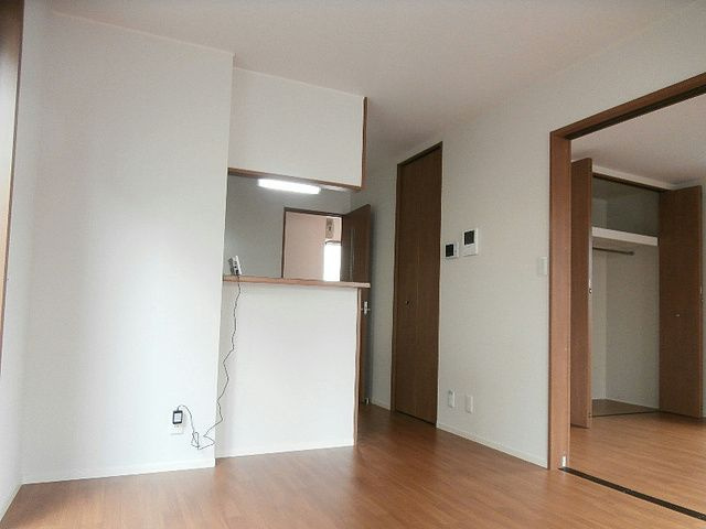 クレストヒル山下Bの居間・リビング|前回募集時の写真です。現況優先