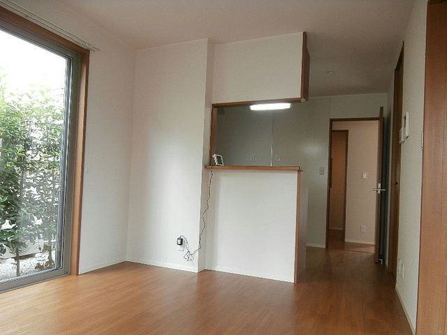 クレストヒル山下Bの居間・リビング|前回募集時の写真です。現況優先