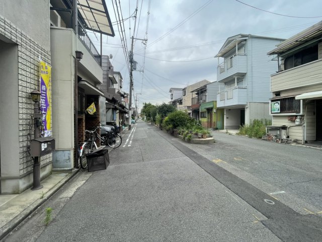 中古戸建　守口市馬場町　リフォーム物件の前面道路含む現地写真|前道も抜けていて開放的です！