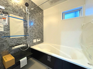 【浴室】 | 鈴蘭台東町　新築戸建　2区画分譲予定 | ミストサウナや・カワックがあり、日々の疲れを癒してくれる大きいサイズのゆったり過ごせるお風呂です。