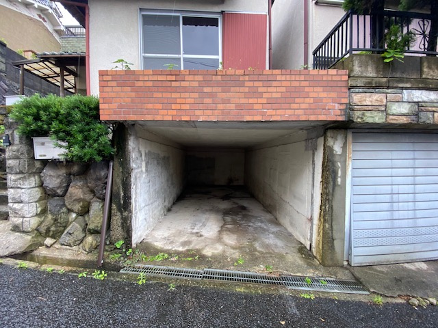 南河内郡太子町大字山田の一戸建ての駐車場|高さ1,900㎜×幅2,600㎜