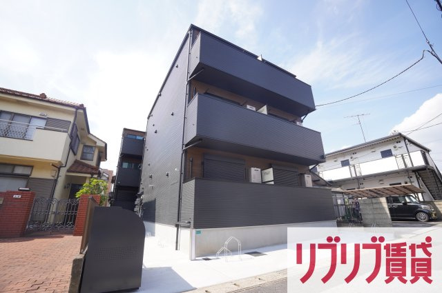 クレセントパーク末広の外観