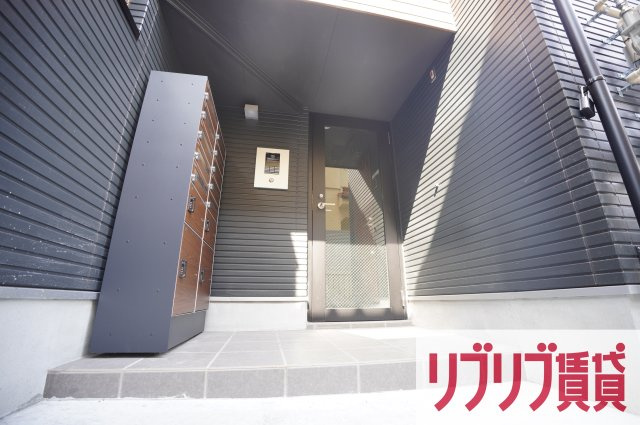 クレセントパーク末広のエントランス