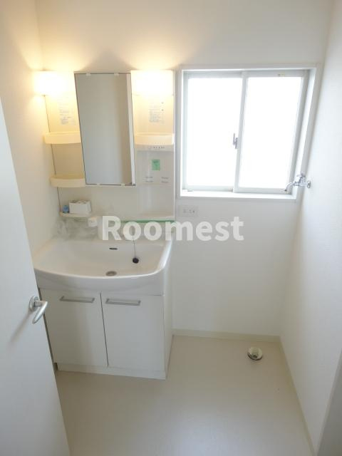 シャルレックスA棟の洗面所|使いやすい洗面所です