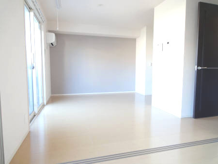 熊本市南区御幸西２丁目のアパートの居間・リビング