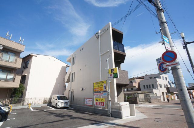 パティーナ中山寺の駐車場