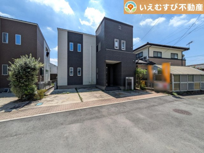 【外観】 | 本庄市千代田二丁目　中古戸建 | 外観綺麗！シンプルモダンテイストの飽きのこない外観！
実際に現地を見たりゆっくりご内覧頂ければ新居での夢が膨らみますよね♪