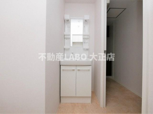 グランドゥール九条の独立洗面台