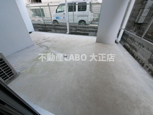 グランドゥール九条のバルコニー