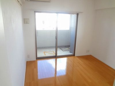 【居間・リビング】 | アレクサスラストラーダ | 別号室の写真になります。現況優先。