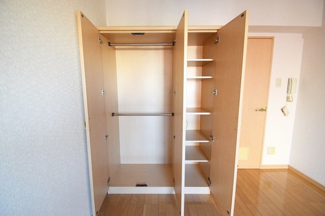 【収納】 | UMIBE BLD. | 別号室の写真になります。現況優先。