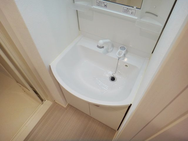 【洗面所】 | ルミエール | 別号室の写真になります。現況優先。