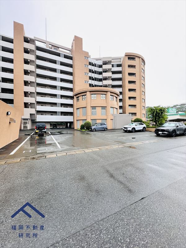 アーバンパレスシエル福間の駐車場