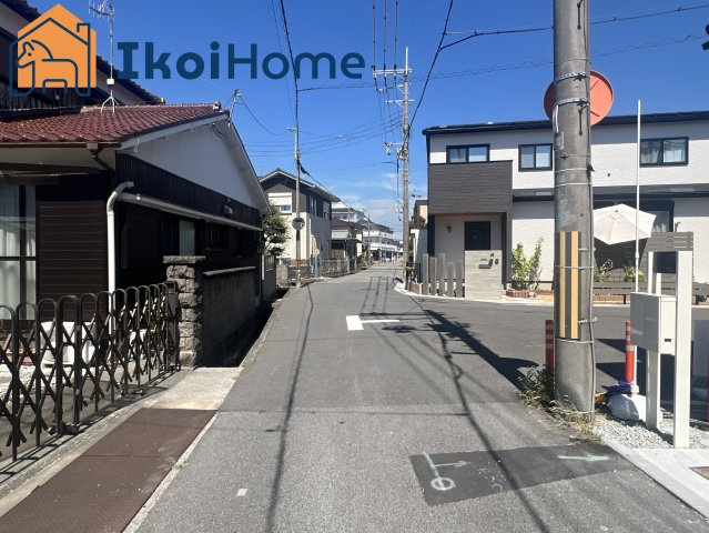 明石市大久保町西嶋12期　新築一戸建　２号棟の駐車場|●年中無休：見学時間9:00～20:00・当日予約可●　閑静な住宅街なのでお車も慌てず駐車可能です。