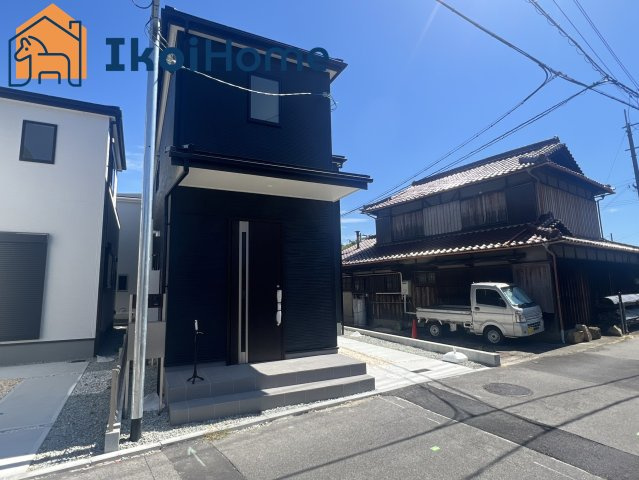 明石市大久保町西嶋12期　新築一戸建　２号棟のエントランス|●年中無休当日予約可●　交通量が少ないので静かです。小さなお子様がいるご家庭はご安心できると思います。