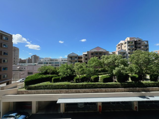 【展望】 | 目の前には遮る建物がないので眺望・通風も良好です♪ 落ち着く緑の木々が目に優しくしみてきます。住まい選びに眺めは大事。