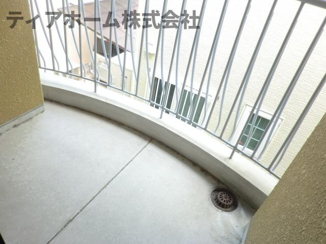 大和高田市大字礒野のアパートのバルコニー