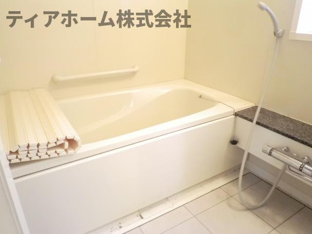 大和高田市大字礒野のアパートの浴室