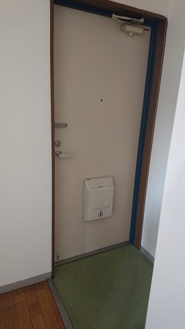 京都市左京区静市市原町の賃貸マンションの玄関