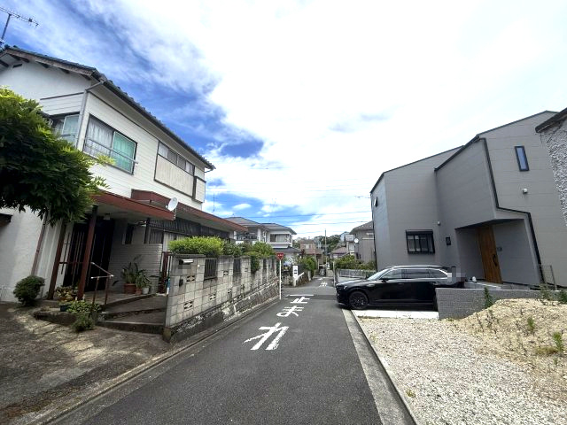 豊かな自然　スローライフの前面道路含む現地写真|前面道路