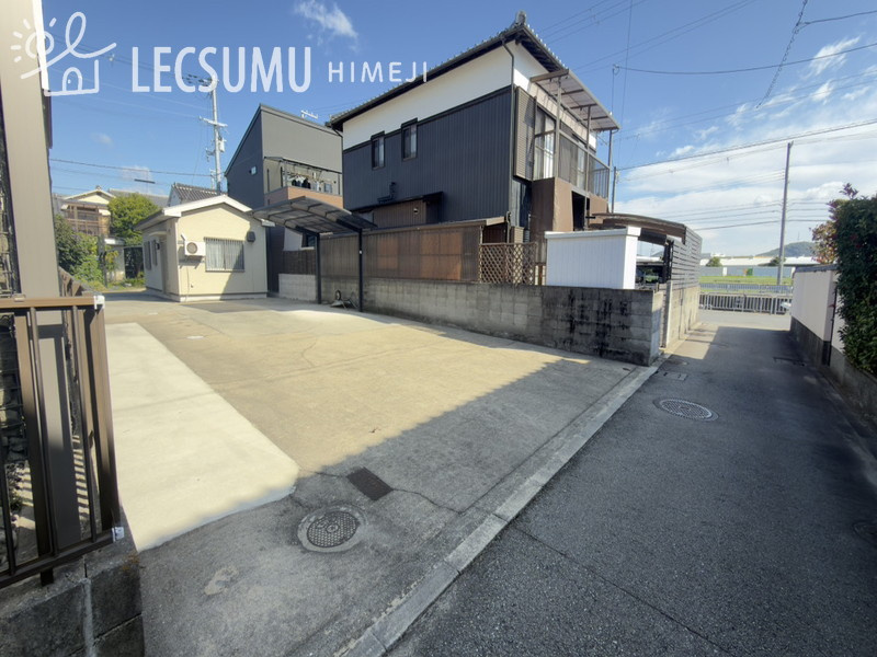 姫路市白浜町甲/売土地の前面道路含む現地写真
